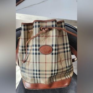 BurberryS vintage bucket bag
